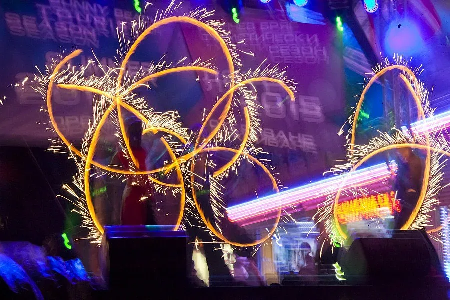 СНИМКИ: Бляскаво откриване на сезона в Слънчев бряг