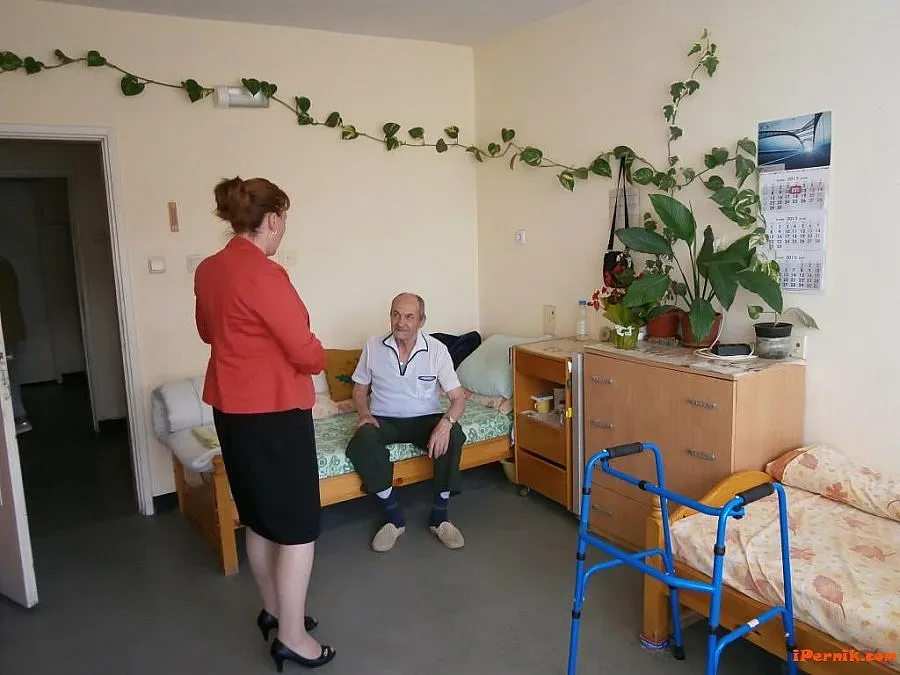 Дом за възрастни в Трън получи дарение от Лондон