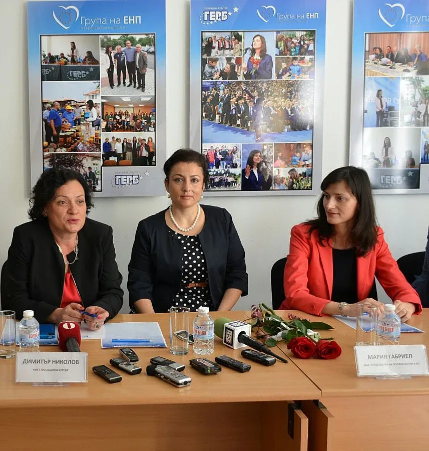 Танева: Медът ни ще бъде включен в "Училищен плод" и "Мляко в училище"