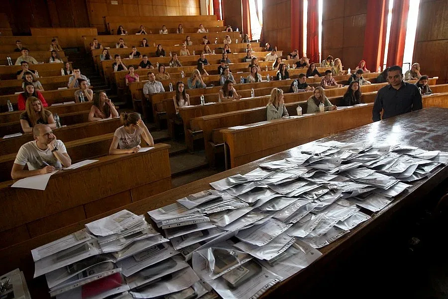 "Война на световете" за кандидат-журналистите 