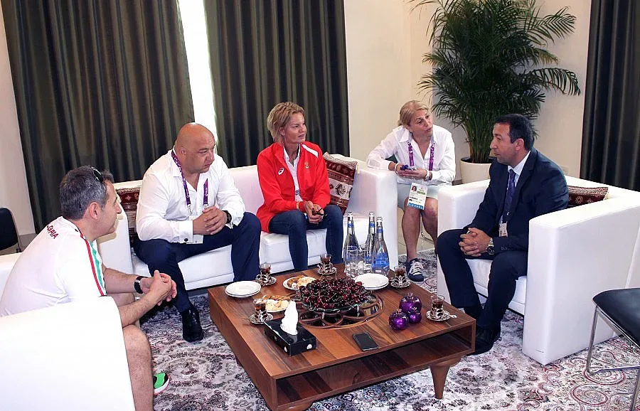 Чакат медали за ЧРД на Бойко