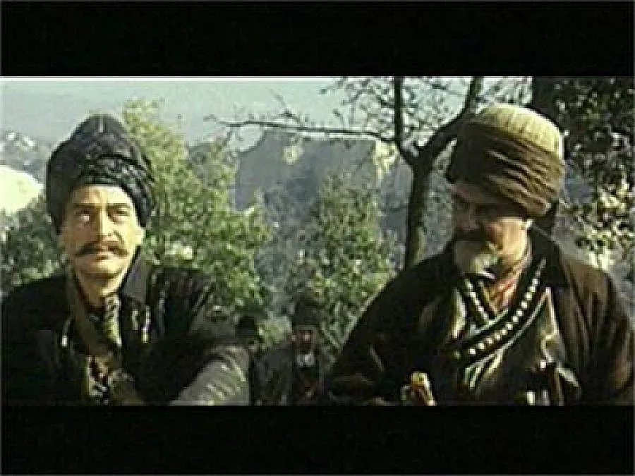 Йоско ходи като змия, докато се готви за "Време разделно"