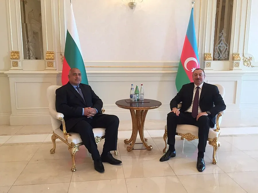 Взимаме азерски газ с тръба от Гърция