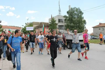 Последен ден за доброволно премахване на ромските къщи в Гърмен