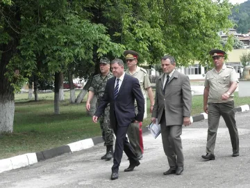 Натискаме Гърция за мините от Горни Лом