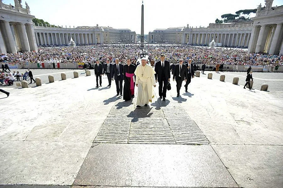 Папата създава трибунал за свещениците педофили