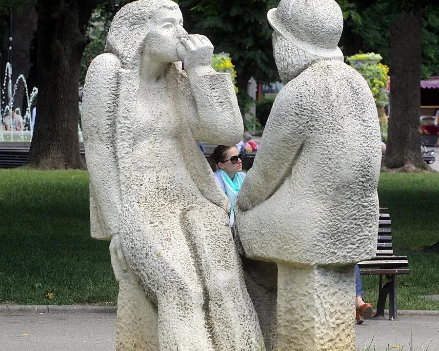 Тихо през нощта, валежи след това 