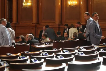 Депутатите заседават за здравето извънредно на 16 юни