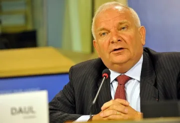 Дол уличи Радан Кънев в лъжа