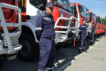 Бойко поздрави пожарникари с нова техника