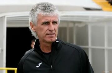 Треньорът на "Славия" напира за нови