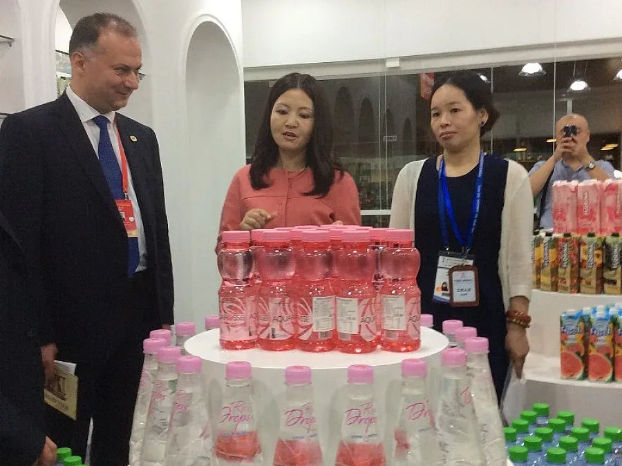 Сок и чай от рози предлагаме в Китай