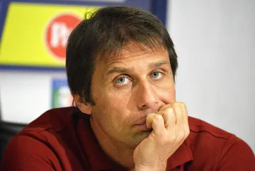 България решава бъдещето на Конте