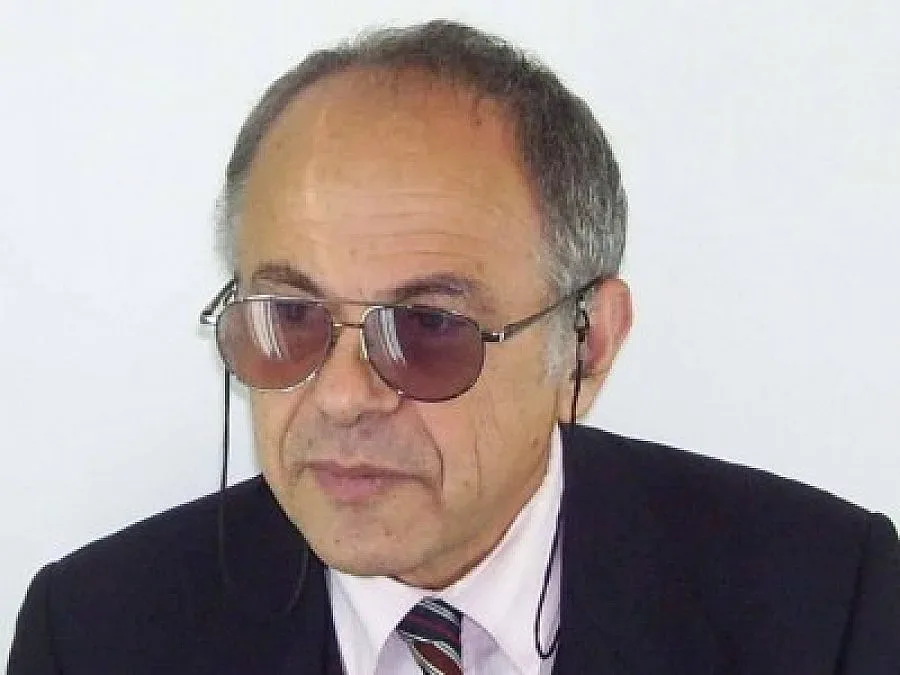 За младите хубавият живот не се постига с образование