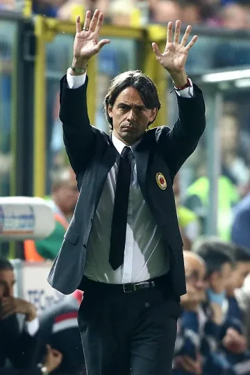 Пипо ползва майка си за параван