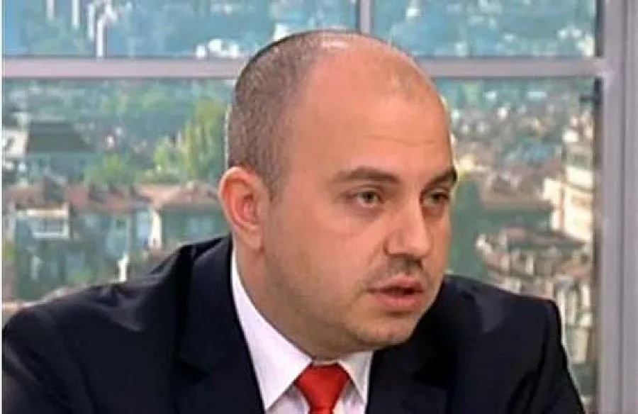 Депутат пострада с мотор