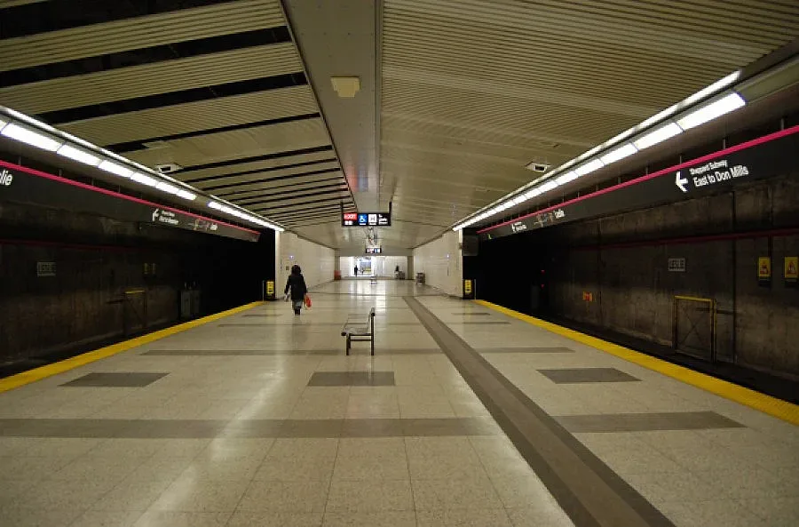 Срив на системите блокира метрото на Торонто