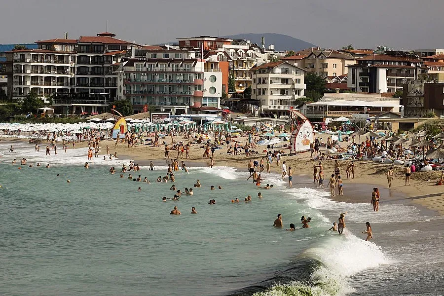 Румънци пълнят хотелите по морето през уикенда   