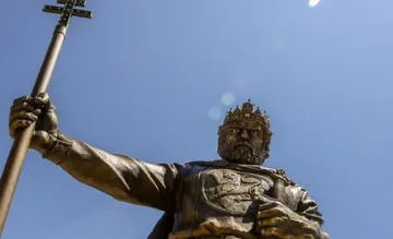Спор в нета за паметника на цар Самуил