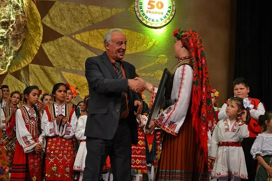 С концерт ансамбъл стана на половин век