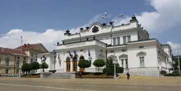 Депутатите с освежени кабинети от есента