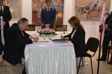 Градът на розите става и академичен център 