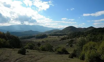 Министър: Учениците да почиват сред природата