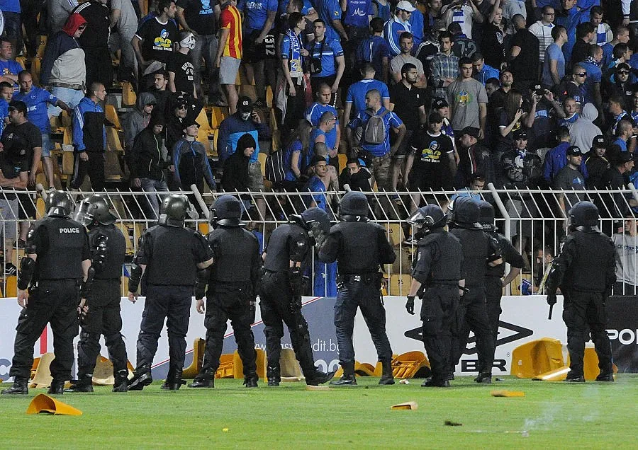 "Левски" виси с домакинство