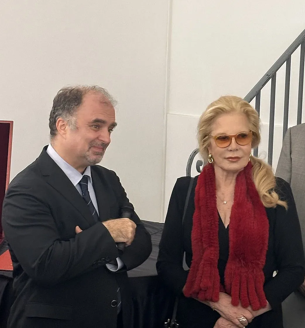 Министър Найден Тодоров с голям жест към Силви Вартан