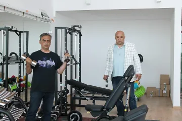 Кмет и министър направиха първа копка на кортове и игрище