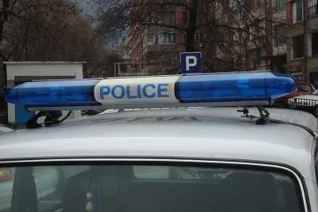 Полицай катастрофира, жена му загина