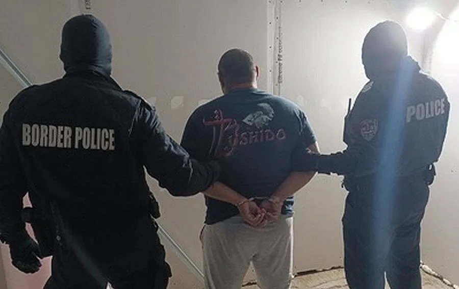 Върл престъпник водил изловената група за трафик на мигранти