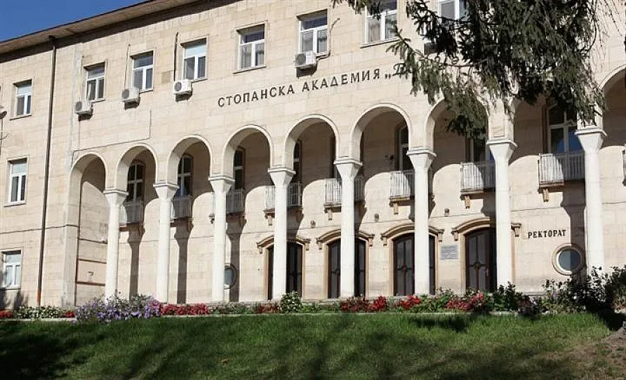 Служебният ректор ще опита отново да влезе в Стопанската академия