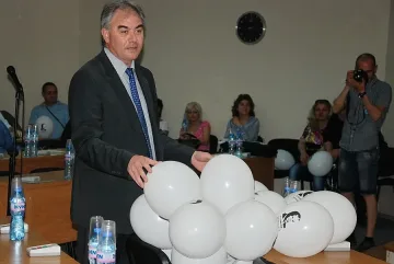 Колега на Цачева издигат за кмет