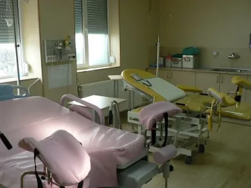 Понижиха родилните на още 10 болници