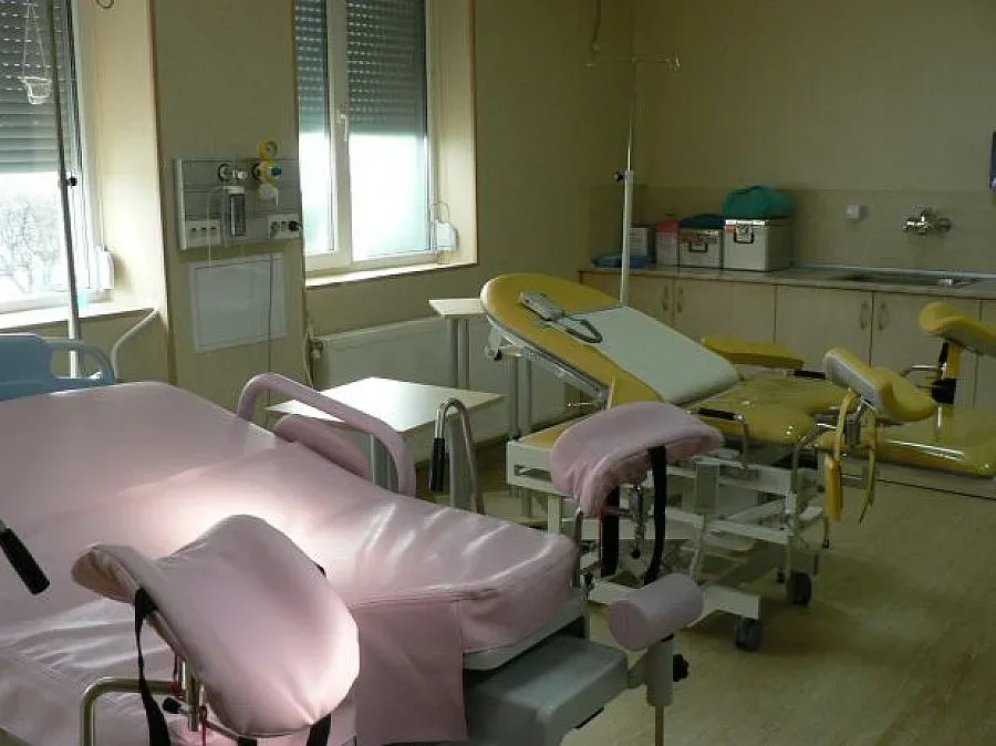 Понижиха родилните на още 10 болници