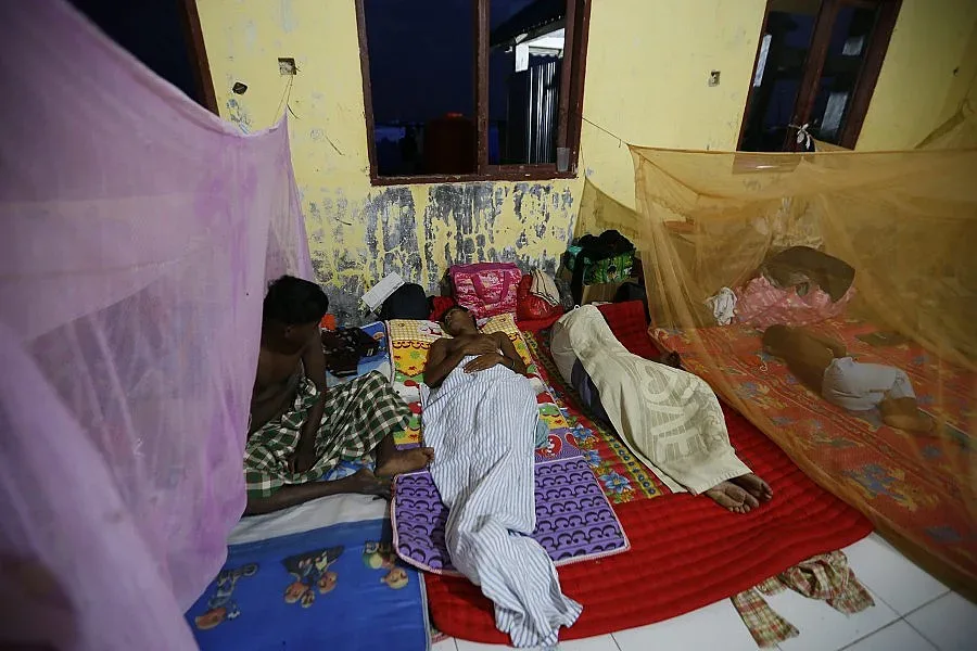 Развалиха бежански лагер насред Париж