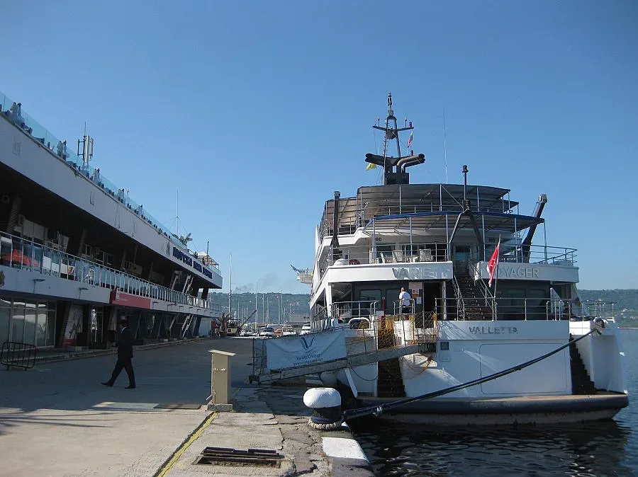 Варна показа златото си на круизни богаташи