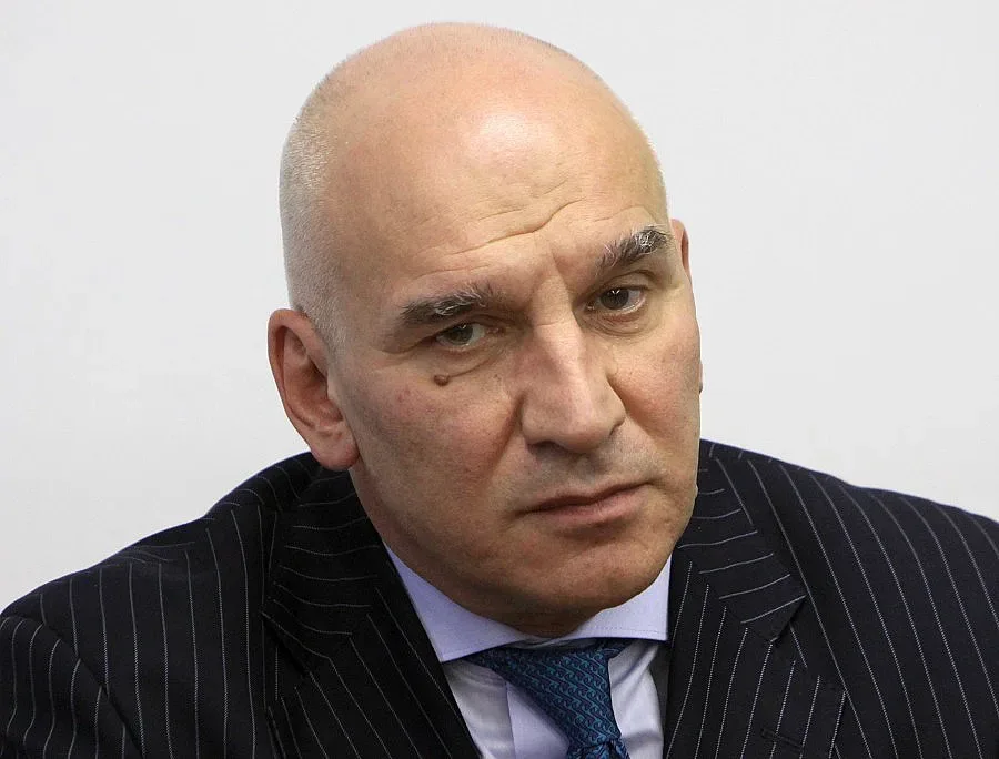 УниКредит Булбанк спаси спестяванията на клиент