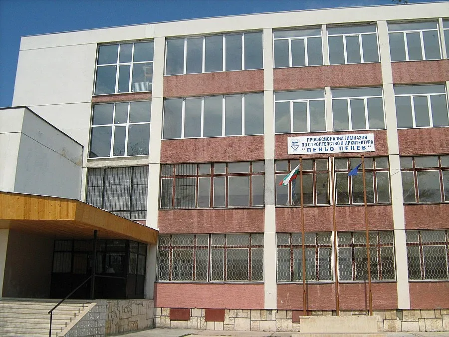 Искат да закрият строителната гимназия в Добрич