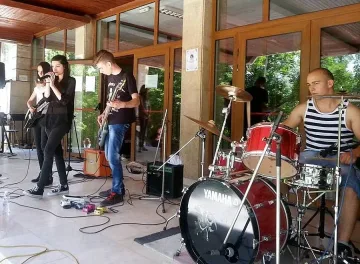 Ученически рок на 1 юни в Перник