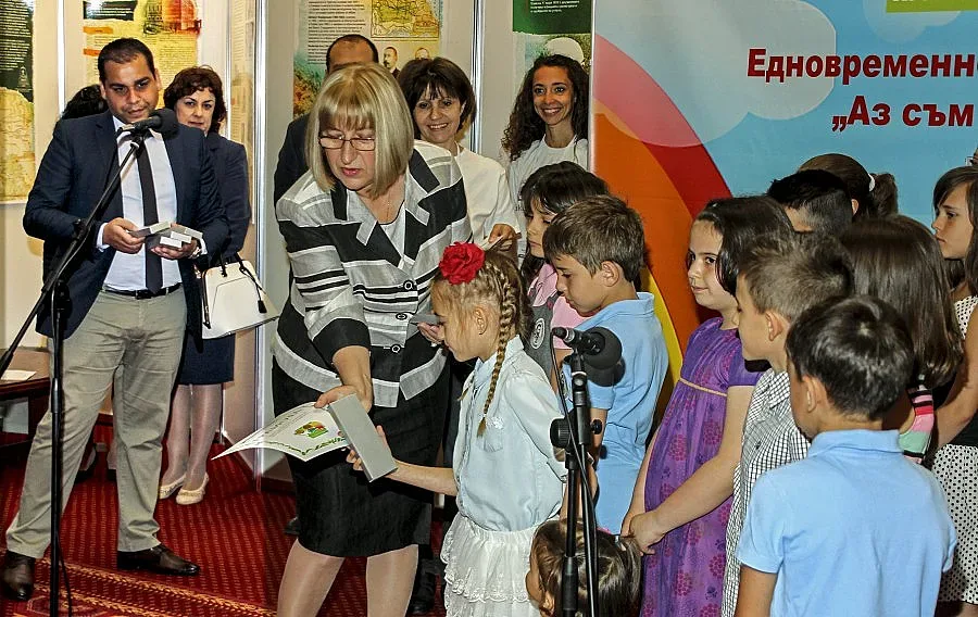 Деца рецитираха „Аз съм българче” в Народното събрание 
