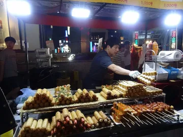 Да хапнеш на пазара в Корея