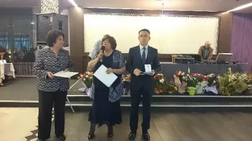 Кметовете на Кърджали и Крумовград с плакет от КНСБ