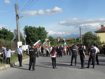 Първите незаконни къщи в Гърмен бяха съборени доброволно