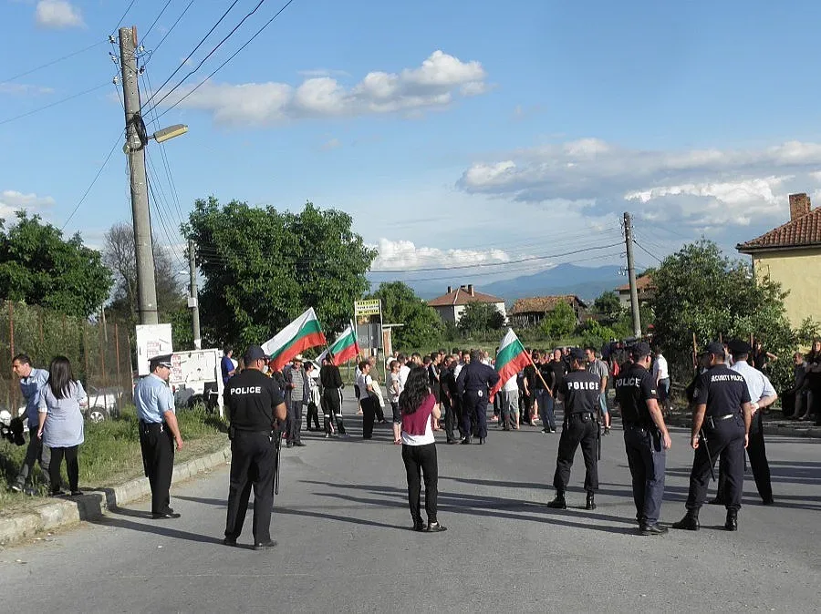 Първите незаконни къщи в Гърмен бяха съборени доброволно