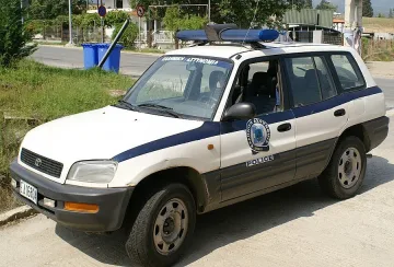 Арестуваха двама българи в Гърция