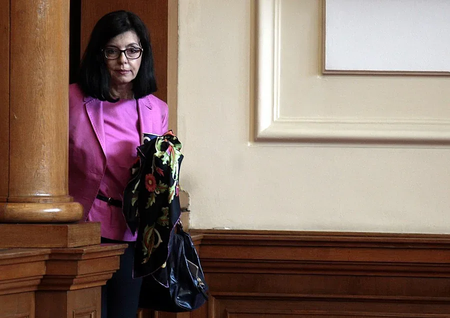 Бюрото за корупция ще гледа сейфовете