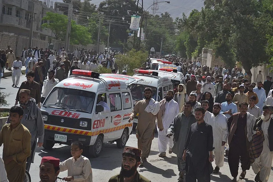 Застреляха 21 пътници в Пакистан