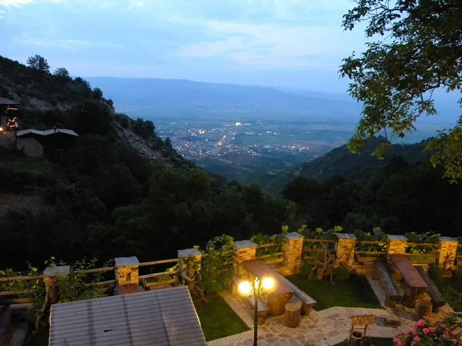 Най-новото село не завижда на Париж